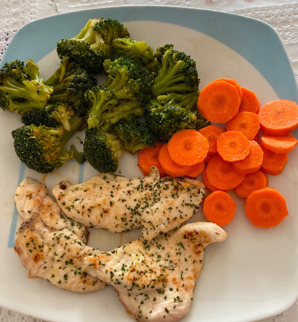 Pollo grillado con brócoli